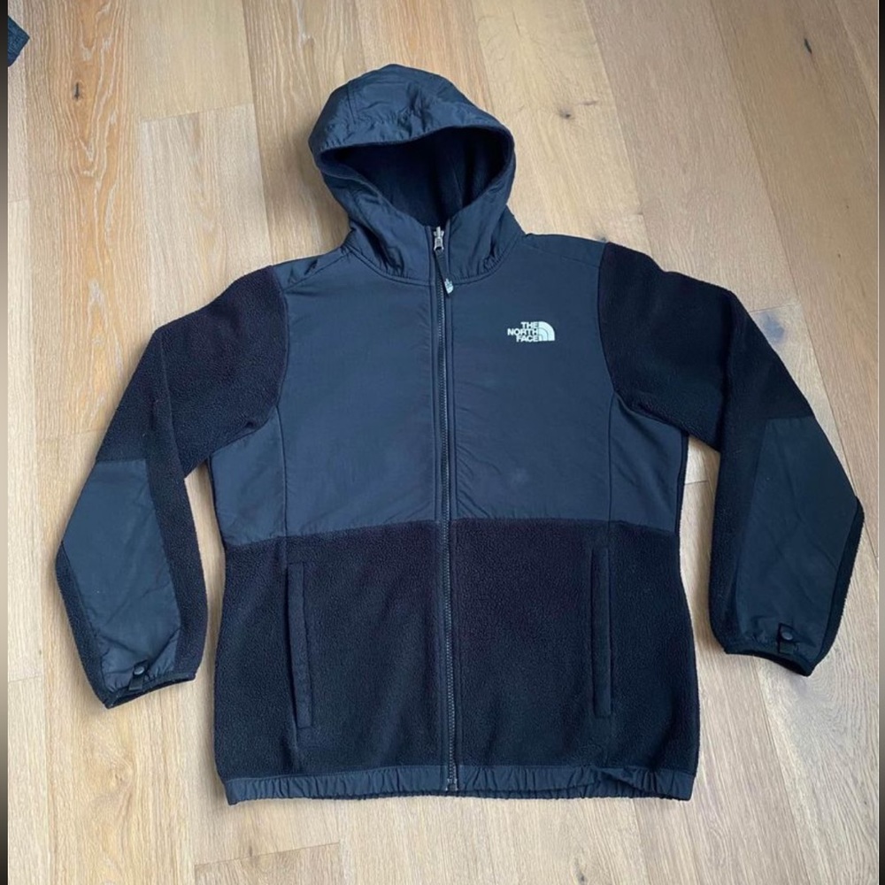 Girls XL 18 North Face fleece Denali coat, fits like women’s large! Kids XL